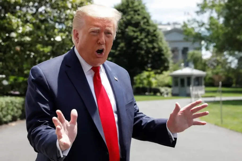 تعرفه ۲۵ درصدی جدید دولت ایالات متحده برای کشورهای دارای روابط تجاری با ایران