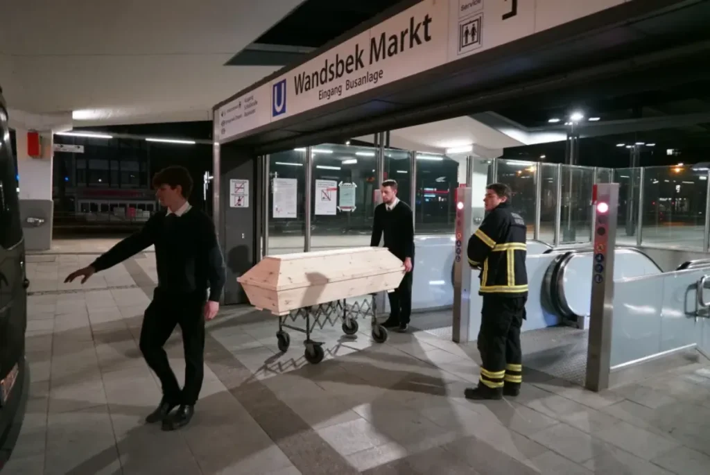 مرگ دلخراش دختر ۱۸ ساله ایرانی در مترو هامبورگ با اقدام دیوانه‌وار مهاجر سودانی