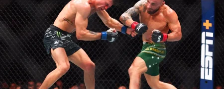 الکساندر وولکانوفسکی با شکست دیگو لوپز کمربند قهرمانی پر وزن UFC را حفظ کرد + ویدیو