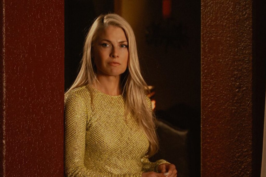 الی لارتر از دردناک‌ترین صحنه‌ای که در سریال Landman بازی کرده پرده برداشت