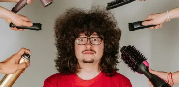 واکنش طرفدار مشهور منچستر یونایتد به شایعات درباره میلیونر شدنش پس از کوتاه نکردن مو