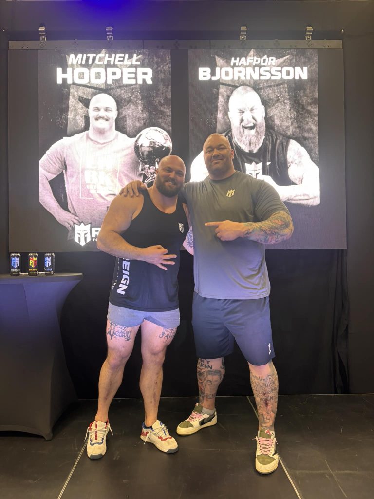 هافثور بیورنسون و میچل هوپر