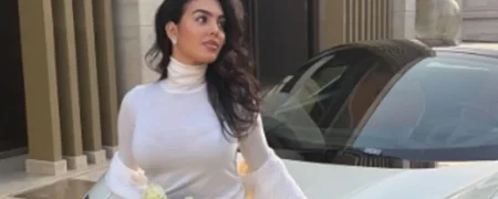 ژست جورجینا رودریگز با فراری لاکچری ۶۰۰ هزار دلاری همزمان با حواشی رونالدو در النصر