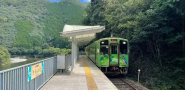 «خلوت‌ترین ایستگاه قطار جهان» با تنها یک سرویس در ماه که هیچ ورودی یا خروجی ندارد