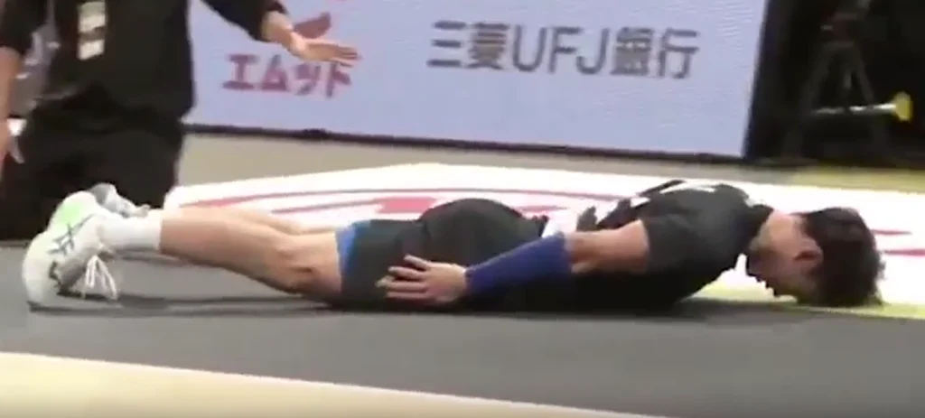 یوری نیشیدا والیبالیست ژاپنی عذرخواهی از داور