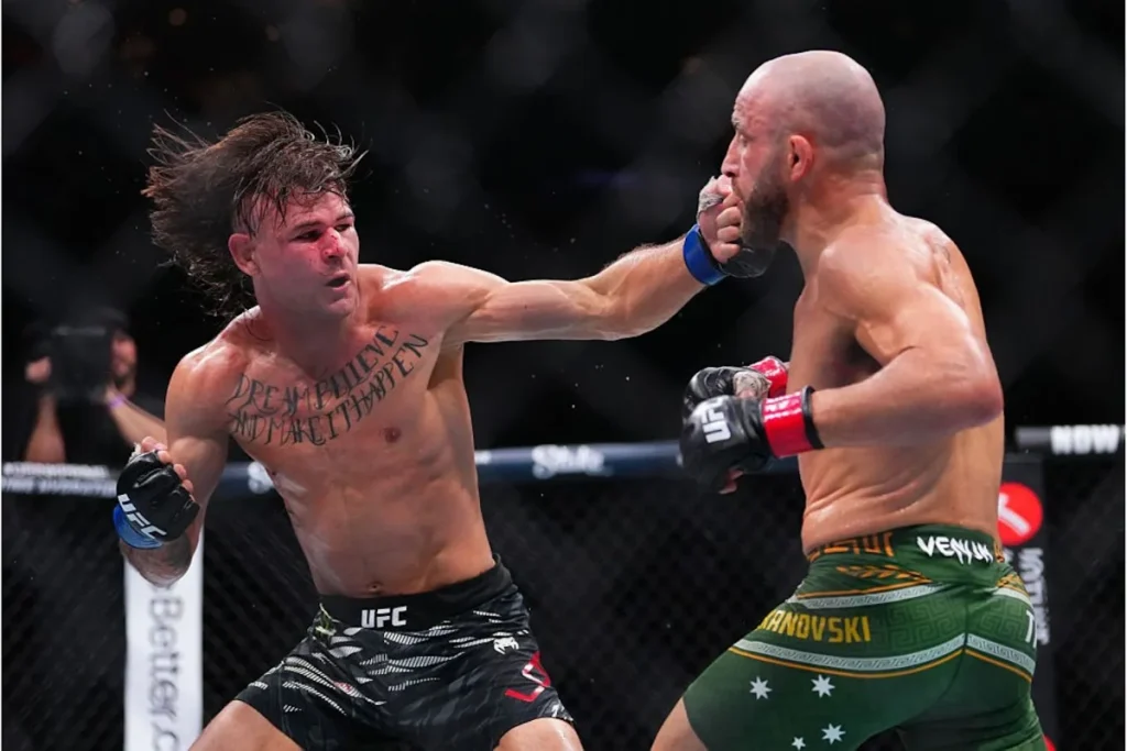 الکساندر وولکانوفسکی و دیگو لوپز یو اف سی ۳۲۵