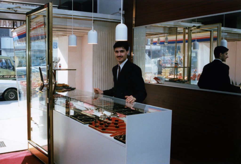 بابک پیتر پدار