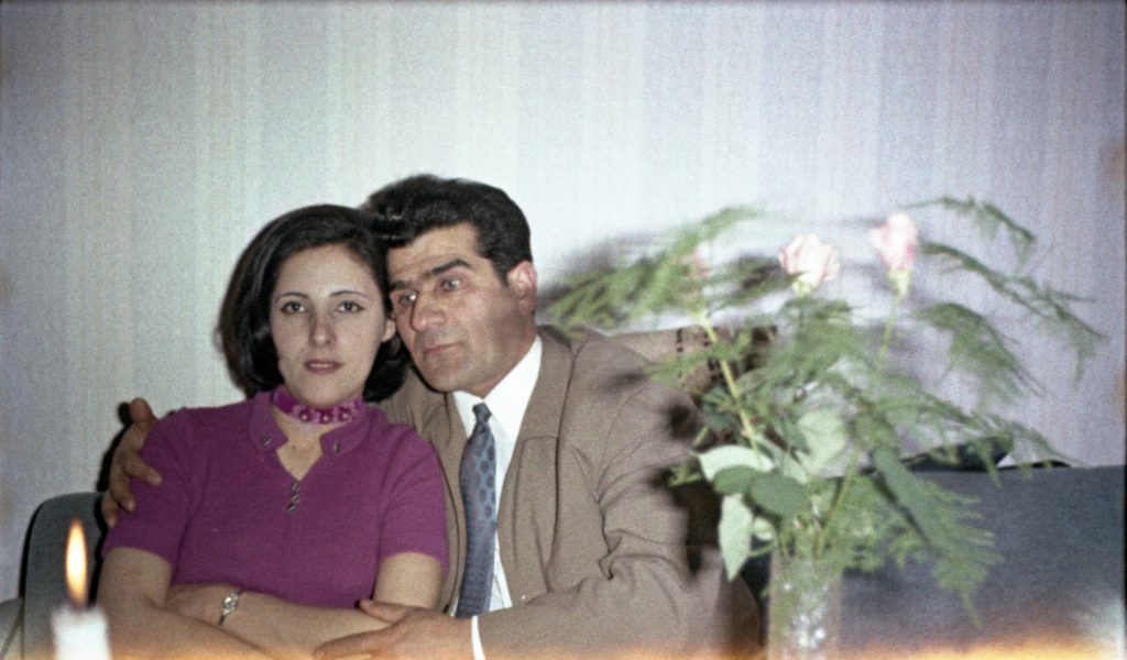 پدر و مادر بابک قاجار