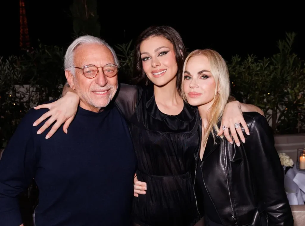 نیکولا پلتز و پدر و مادرش