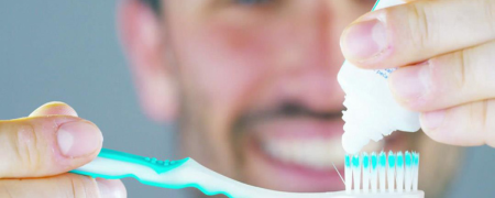 آیا مسواک باعث باطل شدن روزه فرد روزه‌دار می‌شود؟