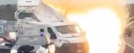 سرقت مسلحانه ناموفق از یک ماشین حمل پول در بزرگراهی در ایتالیا + ویدیو