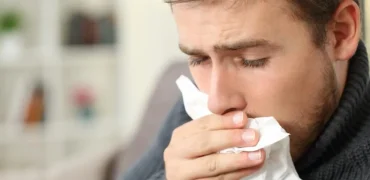 آیا قورت دادن خلط گلو باعث باطل شدن روزه فرد می‌شود؟