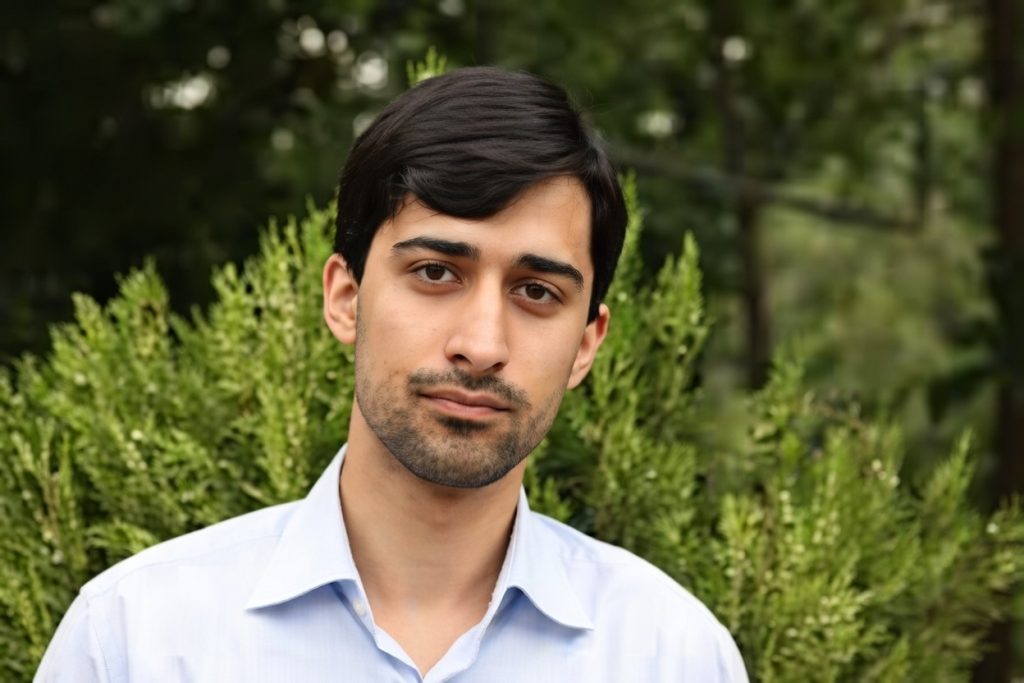 اظهارات جنجالی در دانشگاه شریف؛ توهین داماد جواد لاریجانی به دانشجوی معترض