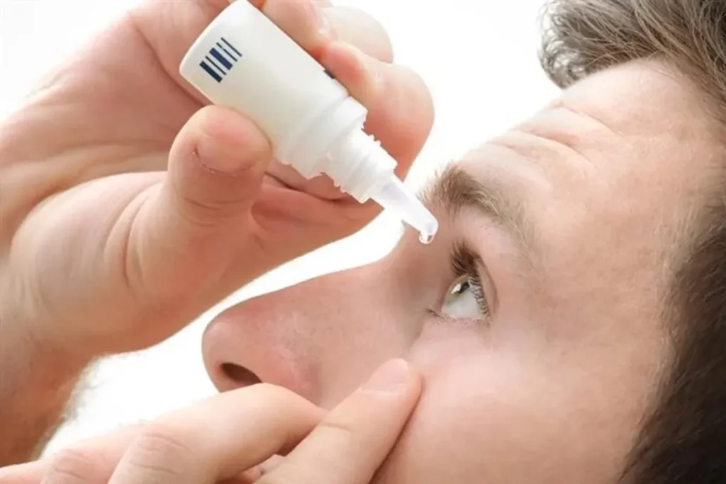 آیا استفاده از قطره چشم باعث باطل شدن روزه فرد می‌شود؟