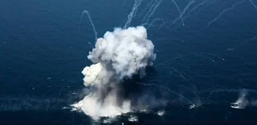 حاشیه عجیب در رزمایش تنگه هرمز؛ محو صورت فرماندهان و جاماندن نام آنها در تصاویر