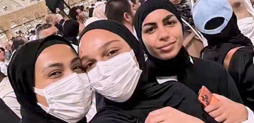 واکنش بازیکنان تیم فوتبال زنان النصر به مسلمان شدن هم‌تیمی‌شان + ویدیو