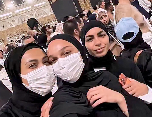 واکنش بازیکنان تیم فوتبال زنان النصر به مسلمان شدن هم‌تیمی‌شان + ویدیو