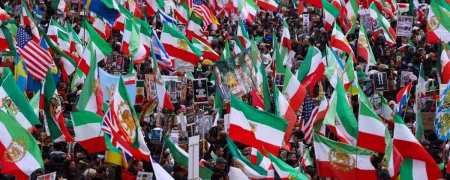 روایت روزنامه جوان از تجمع مونیخ؛ افراد غیرایرانی با وعده غذای رایگان آمده بودند