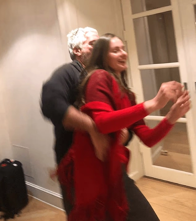 جفری اپستین و دوست دخترش کارینا شولیاک