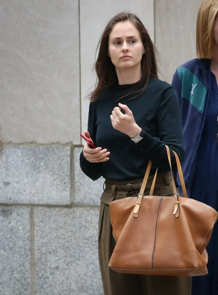 کارینا شولیاک دوستدختر جفری اپستین