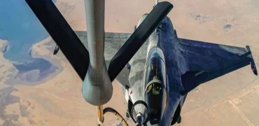 مکالمه‌ جالب خلبان جنگنده و خدمه‌ سوخت‌‌رسان هنگام سوخت‌گیری در آسمان