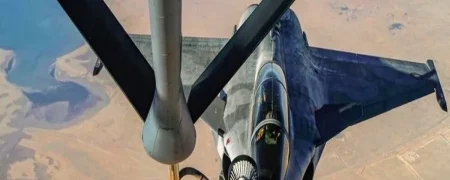 مکالمه‌ جالب خلبان جنگنده و خدمه‌ سوخت‌‌رسان هنگام سوخت‌گیری هوایی در آسمان