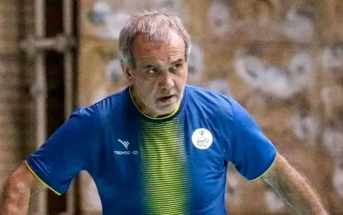 هوش مصنوعی پیام‌رسان «بله» مسعود پزشکیان را یک فوتبالیست معرفی کرد!