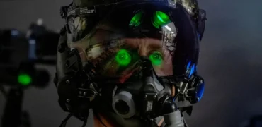  نحوه ساخت کلاهخود ۴۰۰ هزار دلاری خلبانان جنگنده F۳۵ + ویدیو