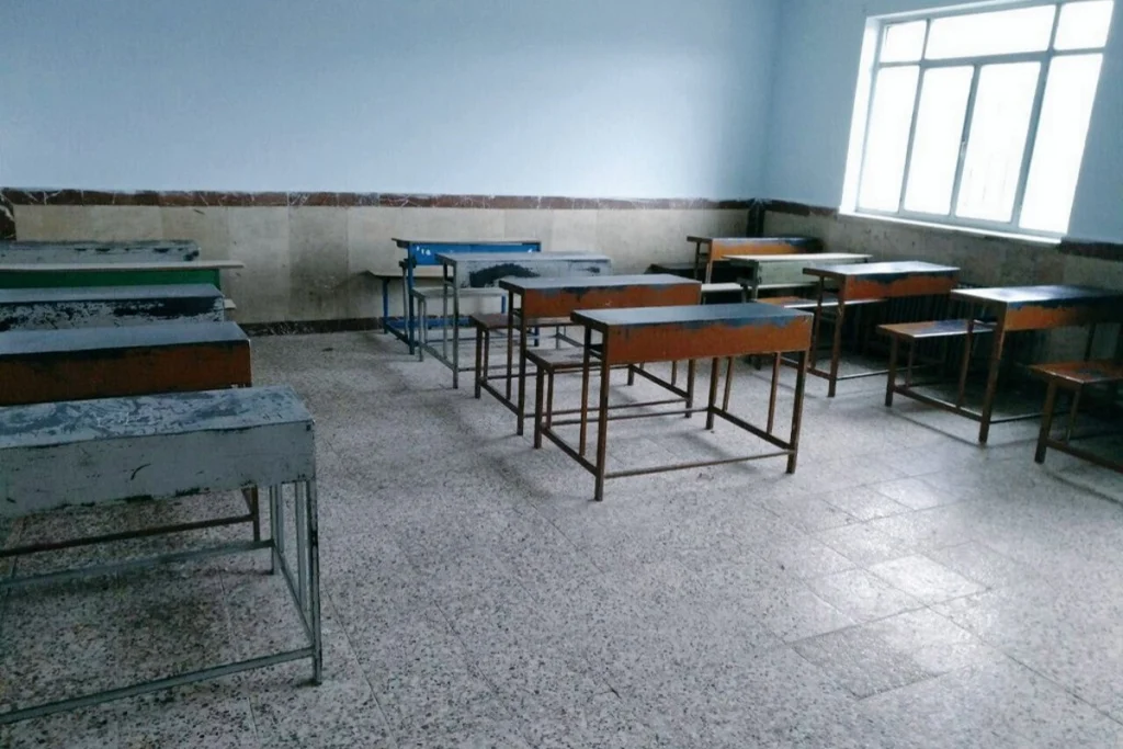  گزارش «شرق» از عدم تمایل خانواده‌ها به فرستادن فرزندانشان به مدرسه