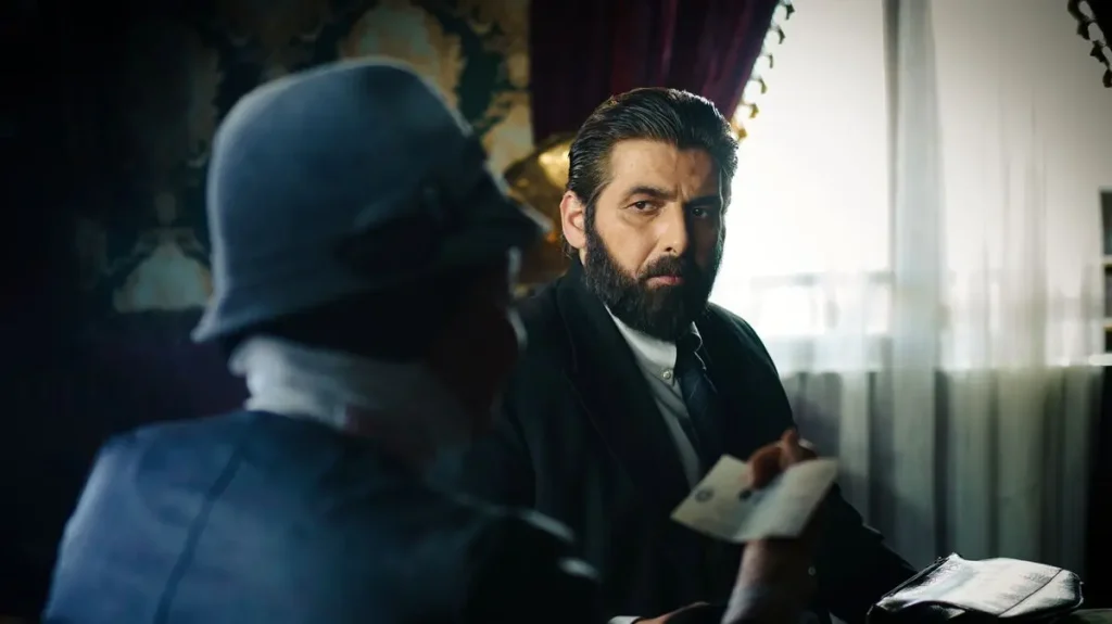 سریال دو نیمه ماه