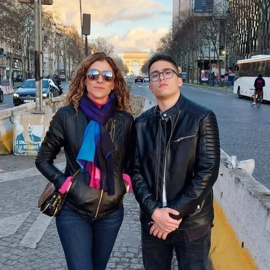 ویشکا آسایش و پسرش