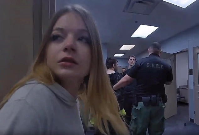 مست شدن دختر ۱۸ ساله با ضدعفونیکننده