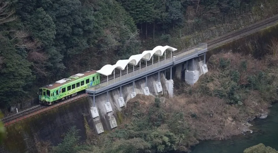 خلوت‌ترین ایستگاه قطار جهان در ژاپن