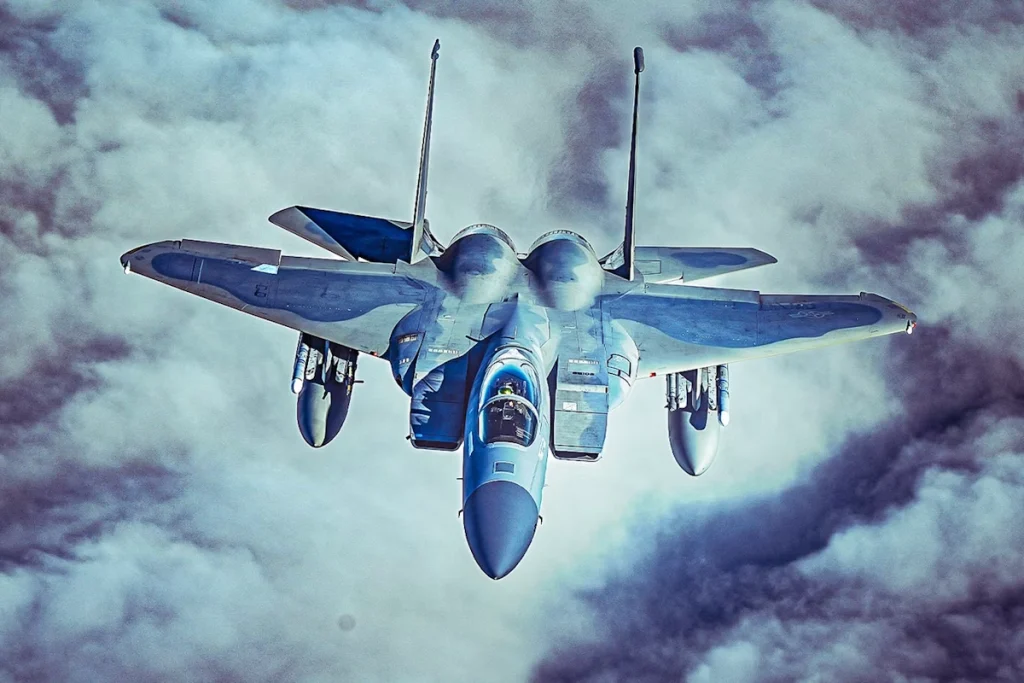 چرا نیروی هوایی ایالات متحده جنگنده F-15 Eagle را با ۵ دهه سن بازنشسته نمی‌کند؟