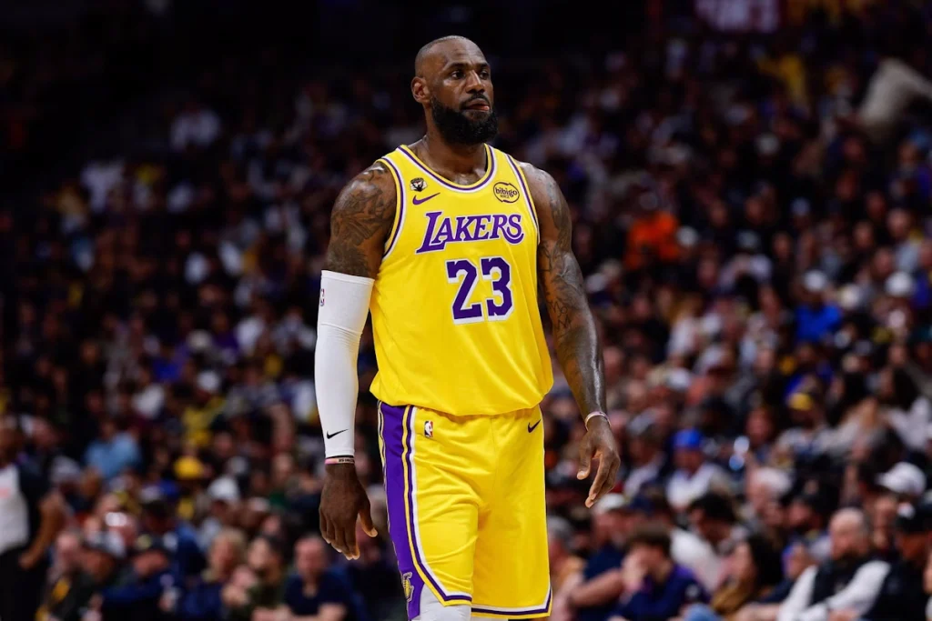 تمام رکوردهای لبرون جیمز در بسکتبال NBA؛ از مجموع امتیازات تا دقایق بازی