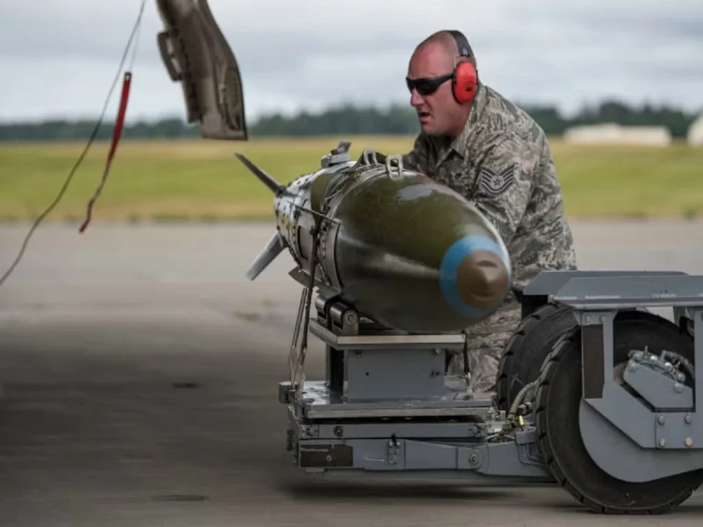 بمب JDAM-ER