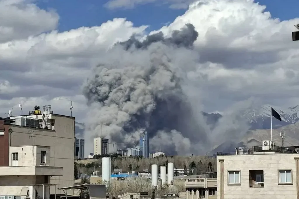 حملات موشکی به نقاط مختلف تهران در روز دوم جنگ + ویدئو