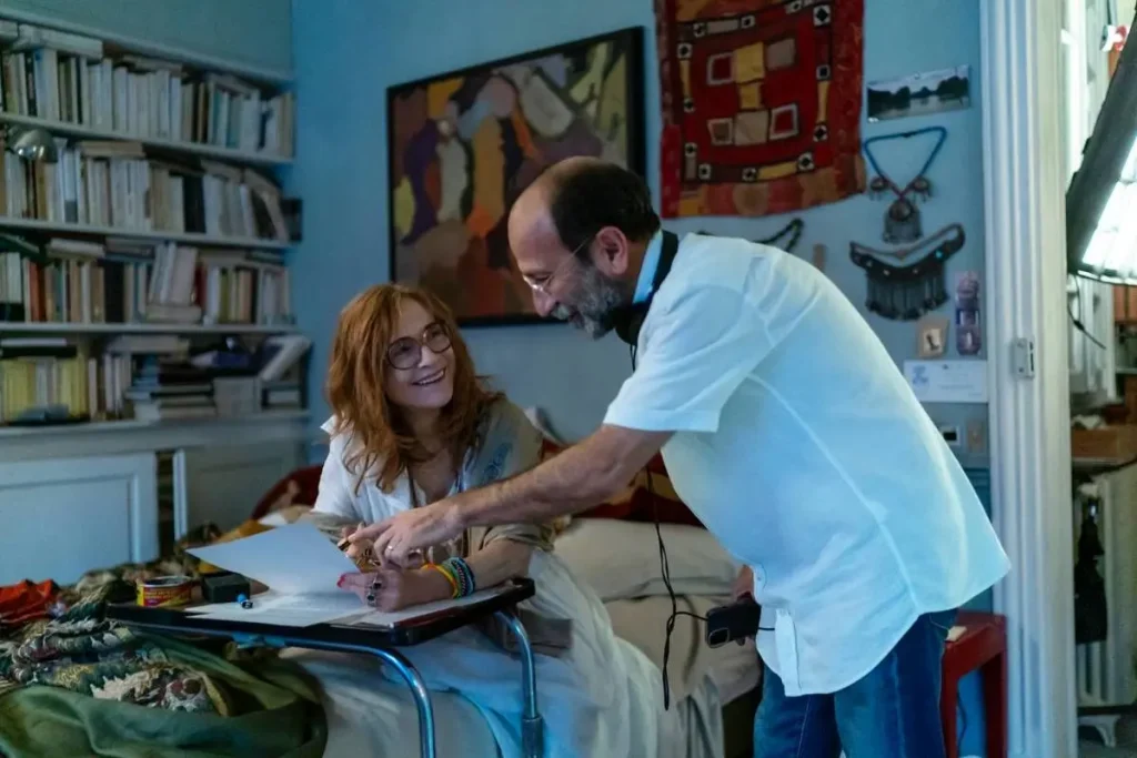 اولین تیزر از فیلم «داستان‌های موازی» ساخته اصغر فرهادی با بازی کاترین دونو منتشر شد