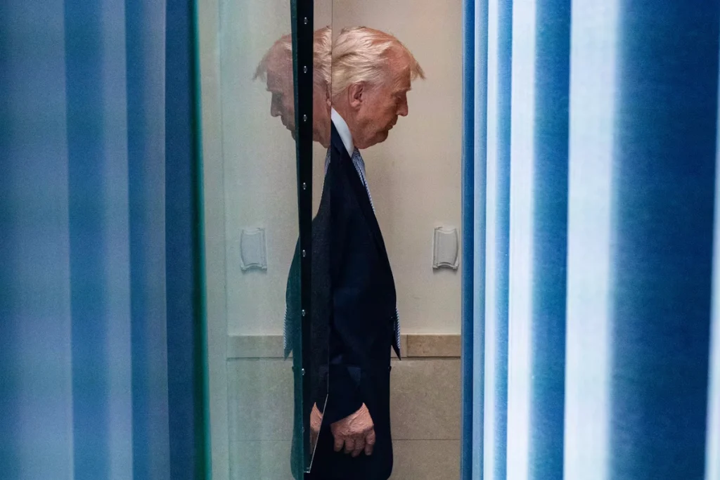 چه شد که دونالد ترامپ در چند ساعت از تهدید به نابودی ایران به توافق آتش‌بس رسید؟