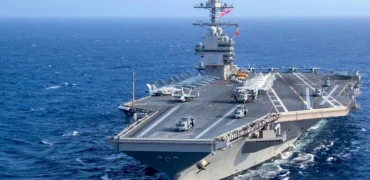 ناو هواپیمابر آمریکایی چه تعداد تفنگدار دریایی و ملوان را می‌تواند در خود جای دهد؟
