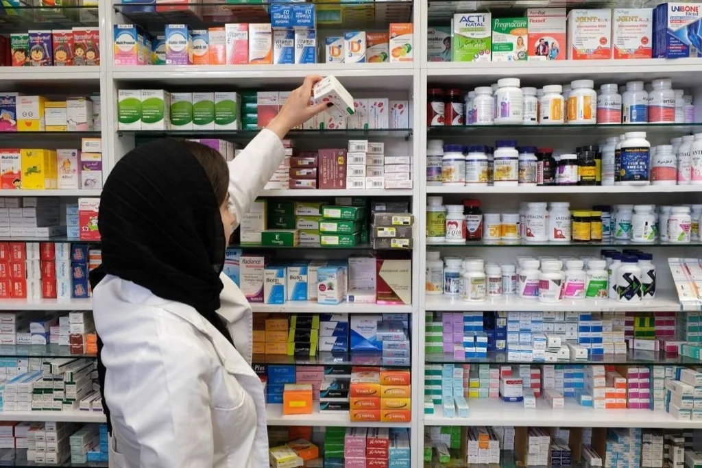 سایه ابربحران ۱۴۰۵ بر نسخه بیماران؛ روایت دنیای اقتصاد از کمبود دارو