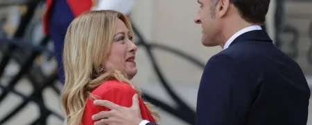 حاشیه جنجالی دیدار امانوئل مکرون و جورجیا ملونی در پاریس + ویدئو