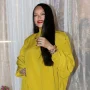 ریحانا با استایل خردلی از لاین جدید برند زیبایی خود در هند رونمایی کرد