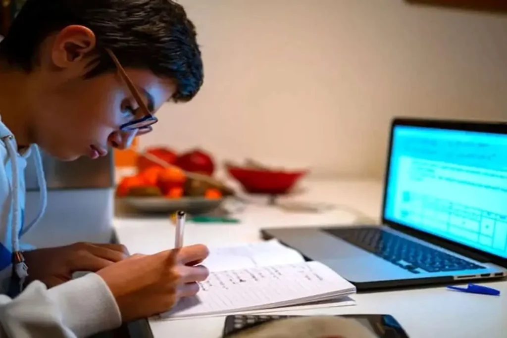 مدارس سراسر کشور تا اطلاع ثانوی مجازی شد