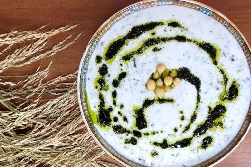 طرز تهیه آش دوغ خانگی + معرفی مراحل و مواد لازم
