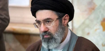 روایت روزنامه اطلاعات از علت غیبت آیت‌الله سید مجتبی خامنه‌ای