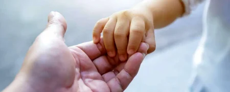 زنان مجرد چگونه می‌توانند کودک به سرپرستی بگیرند؟
