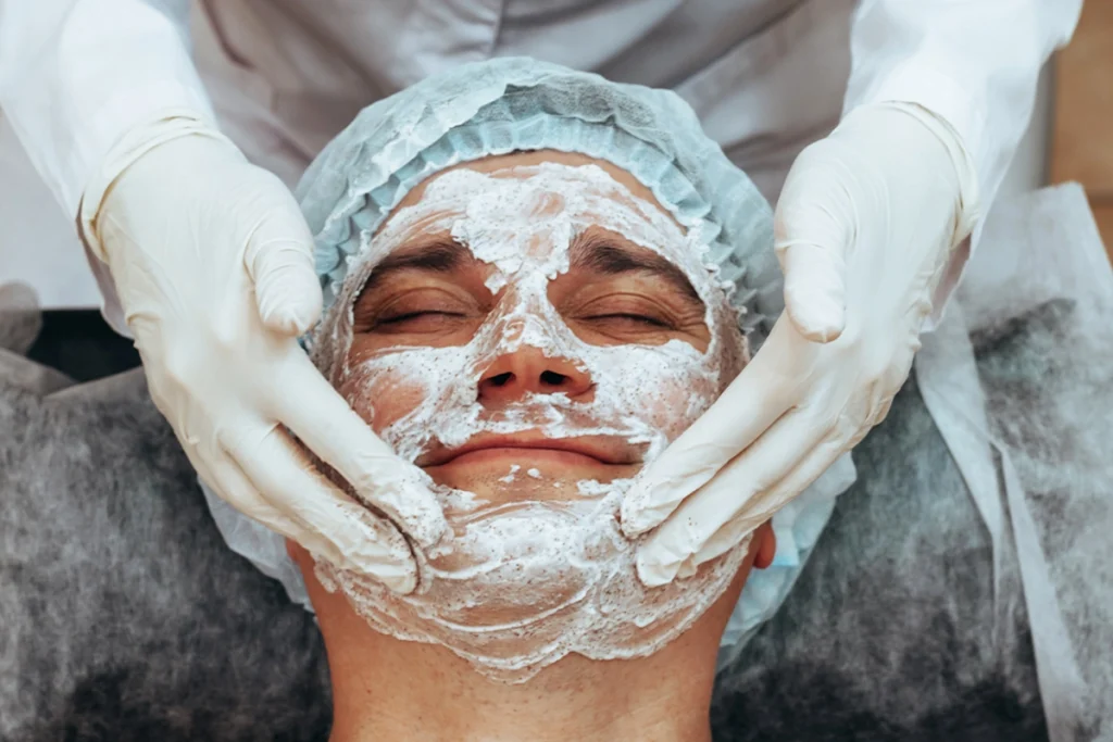 فیشیال صورت چیست؟ راهنمای جامع انواع فشیال و فواید آن