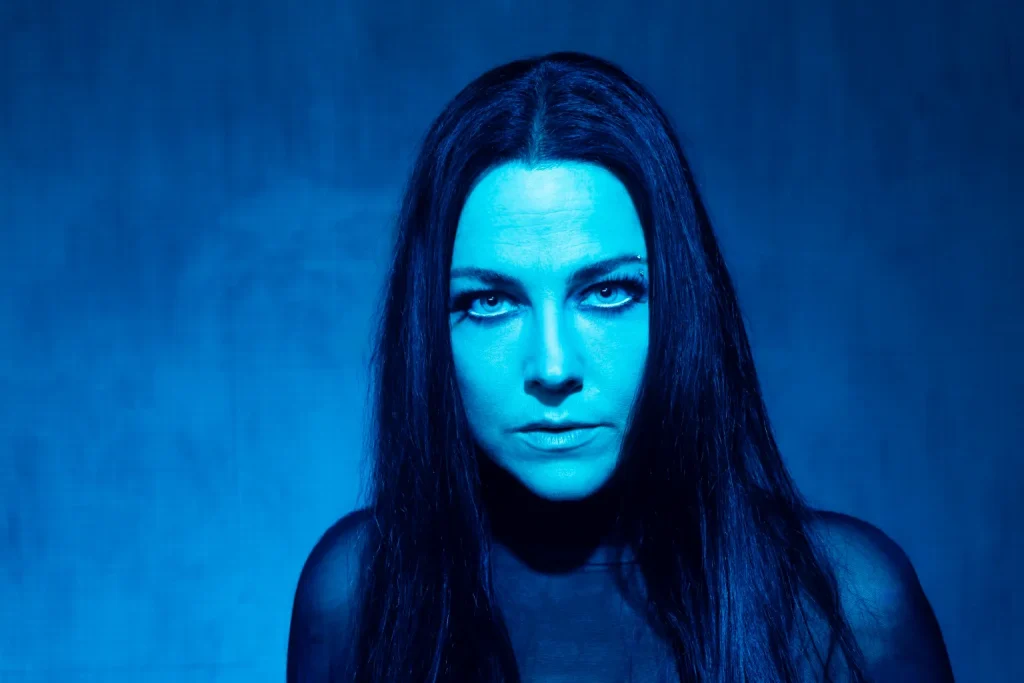 خواننده گروه Evanescence: «موسیقی ما همچنان سنگین، تاریک و روبه‌رو با دردهاست»