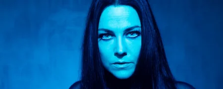 خواننده گروه Evanescence: «موسیقی ما همچنان سنگین، تاریک و روبه‌رو با دردهاست»